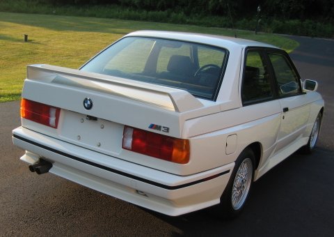 Move up to the E30 M3 and you get a nice sized spoiler
