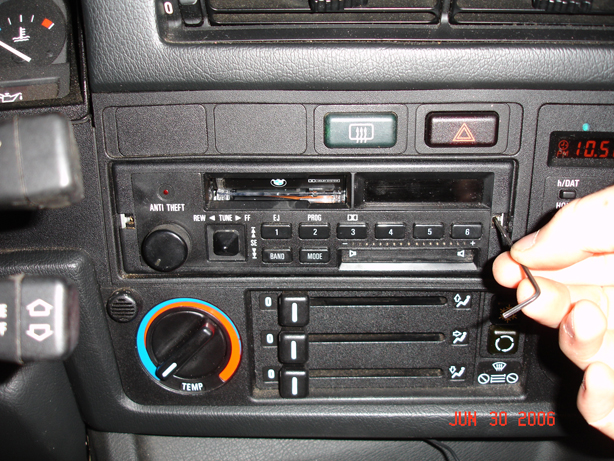 Bmw e30 radio connectors