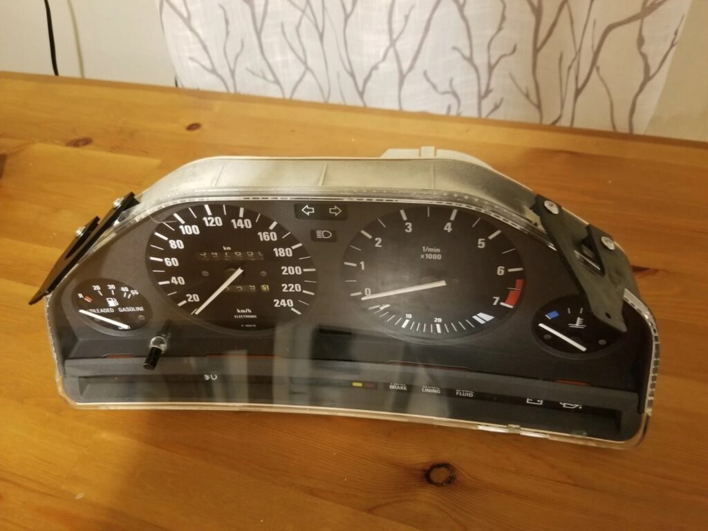 E30ClusterRepairTabs 4