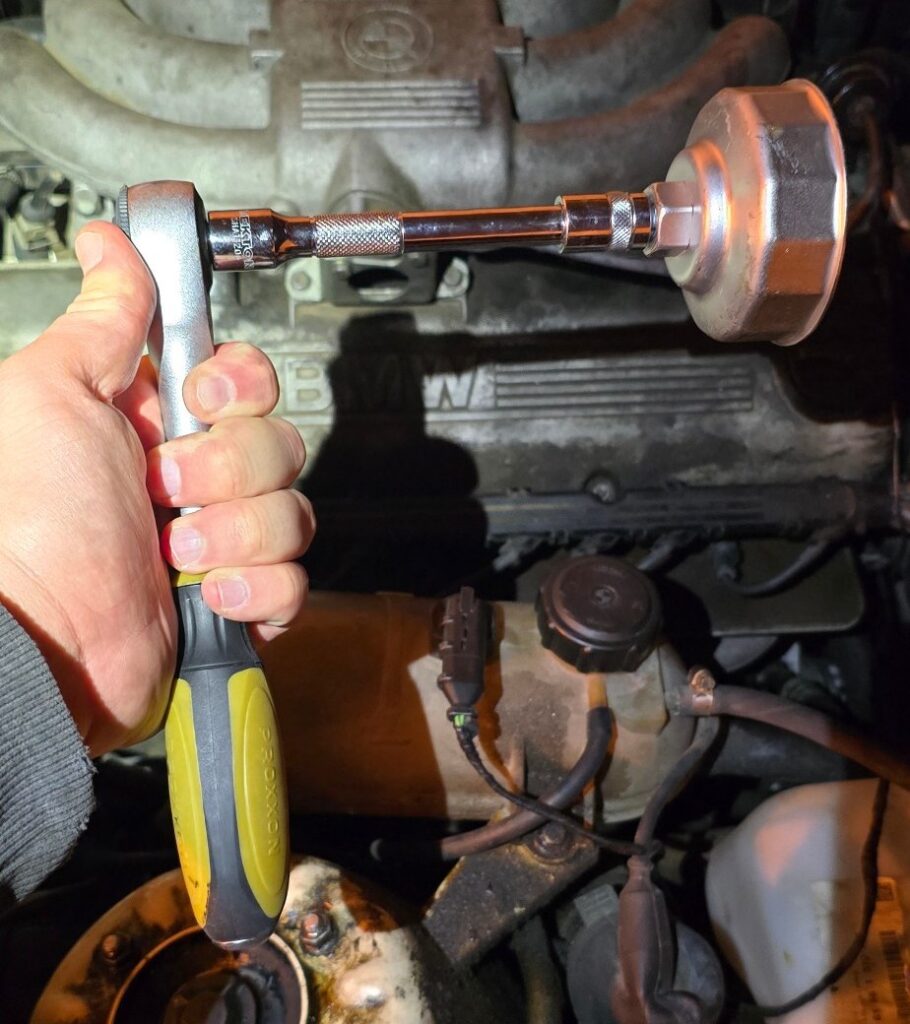 Proxxon rotary ratchet, Tekton locking extension and 76mm 14-flute oil filter socket