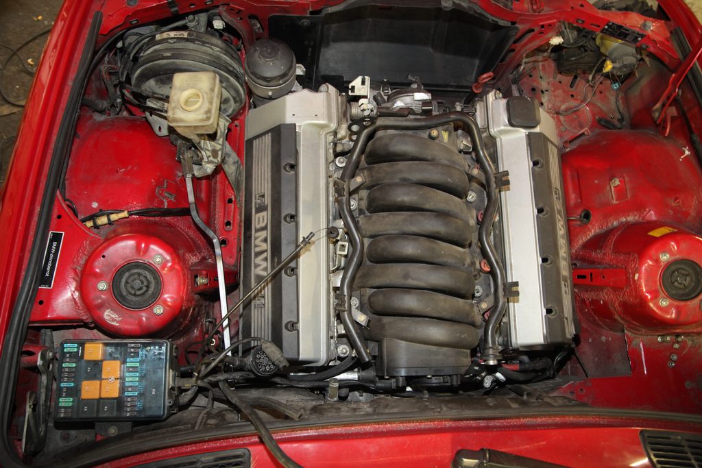 E30 BMW M62/M60 V8 Swap